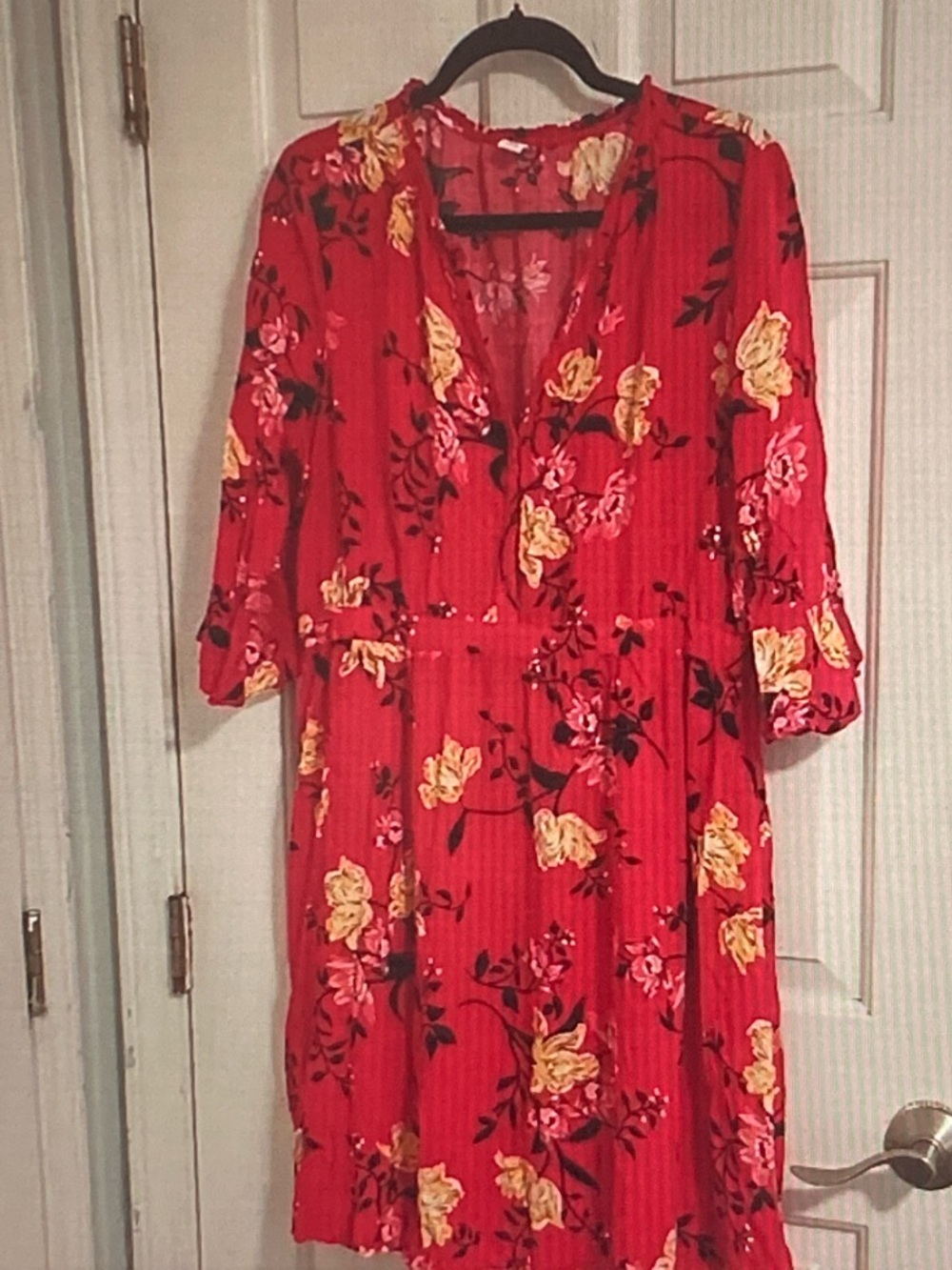 Old Navy Red Floral Pleated V-Neck Midi Dress